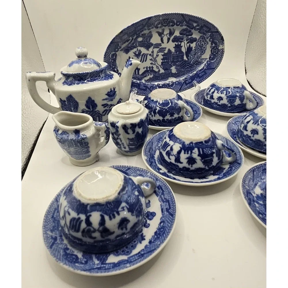 Blue Willow Tea Set 16 Peice Child's Set Japan